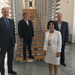 Euroregion Silva Nortica Jižní Čechy-Waldviertel jednal s dolnorakouským radním Eichtingerem. Zleva: zemský radní Martin Eichtinger, náměstek hejtmanky Pavel Hroch, poslankyně zemského sněmu Margit Göll, předseda František Štangl (Foto: NÖ.Regional.GmbH)