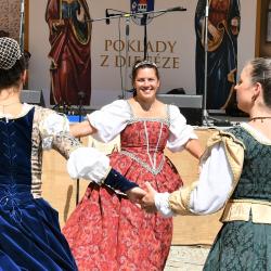 Hejtmanka Stráská zahájila v Borovanech výstavu Poklady z diecéze.