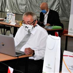 Poslední zasedání Zastupitelstva Jihočeského kraje za uplynulé volební období 2016 až 2020 se konalo ve čtvrtek 24. září z bezpečnostních důvodu kvůli koronavirové pandemii v Pavilonu T1 na českobudějovickém výstavišti. 
