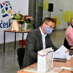 Poslední zasedání Zastupitelstva Jihočeského kraje za uplynulé volební období 2016 až 2020 se konalo ve čtvrtek 24. září z bezpečnostních důvodu kvůli koronavirové pandemii v Pavilonu T1 na českobudějovickém výstavišti. 
