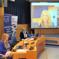 Rodina – ruku v ruce životem. Ta byla hlavním tématem III. ročníku konference (K)rok rodiny, která se konala v úterý 29. září na Krajském úřadě Jihočeského kraje. Kvůli koronavirové pandemii z bezpečnostních důvodů poprvé online. Celkem se do ní zapojilo 95 účastníků.