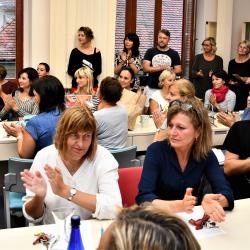 Hejtmanka Stráská zahájila školní rok na budějovické zdravotnické škole. Poděkovala zdravotníkům i studentům za nasazení při pandemii koronaviru.