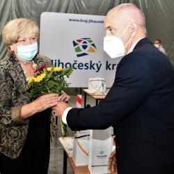 Poslední zasedání Zastupitelstva Jihočeského kraje za uplynulé volební období 2016 až 2020 se konalo ve čtvrtek 24. září z bezpečnostních důvodu kvůli koronavirové pandemii v Pavilonu T1 na českobudějovickém výstavišti. 