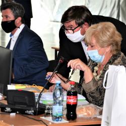 Poslední zasedání Zastupitelstva Jihočeského kraje za uplynulé volební období 2016 až 2020 se konalo ve čtvrtek 24. září z bezpečnostních důvodu kvůli koronavirové pandemii v Pavilonu T1 na českobudějovickém výstavišti. 