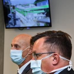 V Táboře otevřeli budovu "Nové psychiatrie". Hejtmanka Stráská přestřihla pásku.