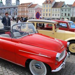 Hejtmanka Ivana Stráská odstartovala 50. ročník Veteran Rallye Křivonoska.