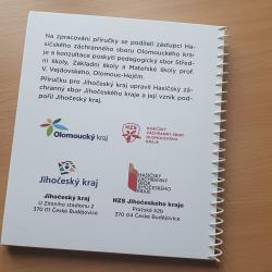 Jihočeský kraj a Hasičský záchranný sbor Jihočeského kraje uvedly v jižních Čechách v život unikátní projekt – příručku „Jak se zachovat při mimořádné události“ určenou pro slabozraké a nevidomé děti. 