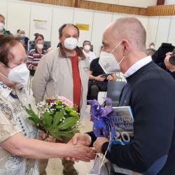 Ve strakonickém OČKU byla v pondělí 12. dubna naočkována 17 000. dávka vakcíny proti nemoci covid-19. Alespoň jednou dávkou vakcíny byla naočkovaná 10 000. pacientka, kterou se stala 73letá Blažena Procházková. K vakcinaci jí pogratuloval hejtman Jihočeského Kraje Martin Kuba.