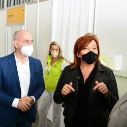 Hejtman Kuba provedl ministryni financí Schillerovou českobudějovickým OČKEM.