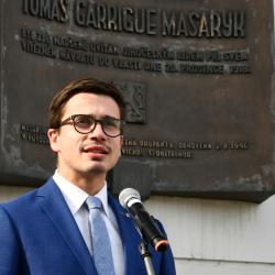 První náměstek hejtmana Jihočeského kraje František Talíř položil věnec k u pamětní desce T. G. Masaryka na náměstí Přemysla Otakara II. v Českých Budějovicích.