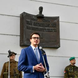 První náměstek hejtmana Jihočeského kraje František Talíř položil věnec k u pamětní desce T. G. Masaryka na náměstí Přemysla Otakara II. v Českých Budějovicích.