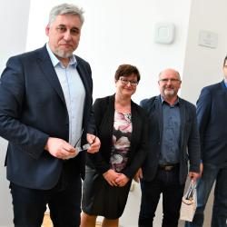 Devět vítězů soutěžního kvízu Plus v rámci projektu „Kraje pro bezpečný internet“ (KPBI) ocenil náměstek hejtmana pro školství Pavel Klíma.