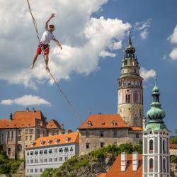 Slavnosti pětilisté růže, provazochodci nad městem i nové výstavy (Foto: Libor Sváček). 