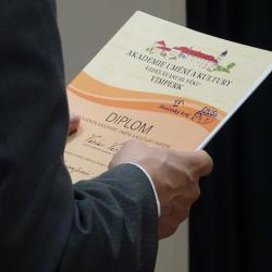 1. června 2022 se uskutečnila slavnostní promoce studentů Akademie umění a kultury, vzdělávání III. věku Vimperk. Jedná se o společný projekt Jihočeského kraje a Základní umělecké školy ve Vimperku, který funguje od roku 2016. 