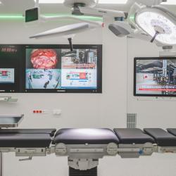 Nemocnice České Budějovice, a.s. v pátek 10. června slavnostně otevřela nové centrální operační sály a novou centrální sterilizaci.