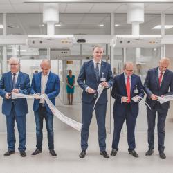 Nemocnice České Budějovice, a.s. v pátek 10. června slavnostně otevřela nové centrální operační sály a novou centrální sterilizaci.