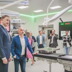 Nemocnice České Budějovice, a.s. v pátek 10. června slavnostně otevřela nové centrální operační sály a novou centrální sterilizaci.