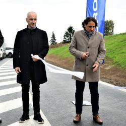 Kraj zprovoznil napojení průmyslové zóny Tábor východ s Vožickou ulicí o dva měsíce dříve. Zleva: ředitel závodu EUROVIA České Budějovice Pavel Vrba, hejtman Jihočeského kraje Martin Kuba a starosta města Tábor Štěpán Pavlík.