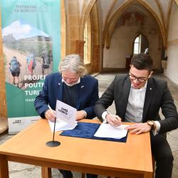 Martin Hrdlička, předseda spolku SVATÁ LUDMILA, z. s. a František Talíř, 1. náměstek hejtmana Jihočeského kraje. 