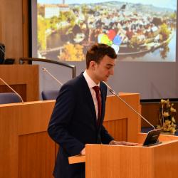 V kruhovém sále Zastupitelstva Jihočeského kraje se dnes konalo ustavujícího zasedání Jihočeského studentského parlamentu. 
