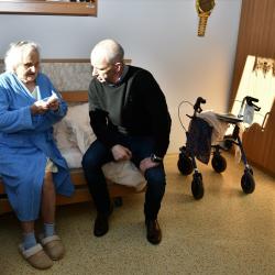 Hejtman Kuba: Tady bude o naše seniory dobře postaráno. Kraj otevřel novou přístavbu DPS v Horní Stropnici.