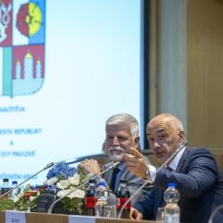 Prezident Pavel ocenil při své návštěvě Jihočeského kraje komunikaci s obcemi.