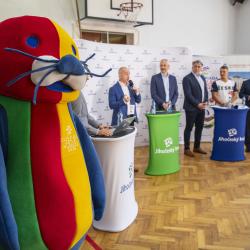 Nový maskot se představil hejtmanu Kubovi a dalším