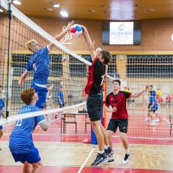 Ve stejné hale jako Jihostroj slavili stříbro i místní volejbalisté na Olympiádě dětí a mládeže. Foto: Olympijskytym.cz / Dan Kubát.