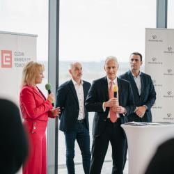 Hejtman Jihočeského kraje Martin KUBA, generální ředitel Rolls-Royce SMR  - Chris CHOLERTON a ředitel divize jaderná energetika a člen představenstva Skupiny ČEZ - Bohdan ZRONEK.