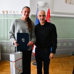 Nina Radová s hejtmanem Martinem Kubou.