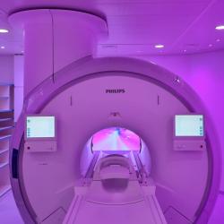 Na konci roku 2024 prošlo Radiologické oddělení Nemocnice České Budějovice, a.s. významnou modernizací. Jeden ze stávajících přístrojů magnetické rezonance byl nahrazen špičkovým modelem Ingenia Ambition X 1,5 T.