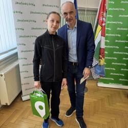 Hejtman Kuba a náměstek Štojdl ocenili medailisty z her XI. zimní olympiády dětí a mládeže ČR.