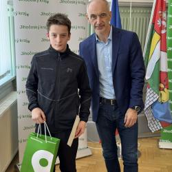 Hejtman Kuba a náměstek Štojdl ocenili medailisty z her XI. zimní olympiády dětí a mládeže ČR.