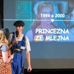 Originální pohledy mladých na turismus, filmová místa i zapomenuté kouty regionů nabídla mezinárodní soutěž „Vítejte u nás“, která letos slavila 15. výročí. V Českých Budějovicích se utkaly týmy středoškoláků z Česka i Slovenska – a dokázaly, že kreativita a regionální hrdost mají v cestovním ruchu své pevné místo.