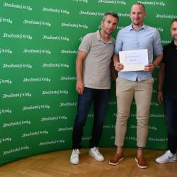 Náměstek Štojdl pogratuloval fotbalovým nadějím z Akademie Dynama, které zazářily doma i v zahraničí.