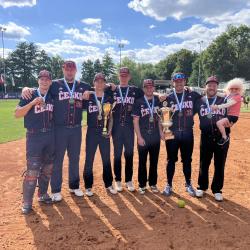 Softballový klub Žraloci Ledenice má hned dva důvody k oslavám. Jeho hráči se výrazně podíleli na triumfech českých reprezentací na Mistrovství Evropy mužů 2025 i Mistrovství Evropy hráčů do 23 let 2025.