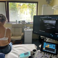 Lékaři Neurologického oddělení Nemocnice Strakonice, a.s. patří mezi průkopníky v České republice, kteří do klinické praxe zavedli moderní metodu sonografie periferních nervů a svalů.