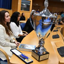 Jihočeský kraj pokračuje v tradici oceňování mladých sportovních talentů, kteří reprezentují region na republikové i mezinárodní úrovni. Na krajském úřadě v Českých Budějovicích byli přijati sportovci z různých disciplín – házenkářky a házenkáři, boxeři a reprezentantka v bezmotorovém létání.