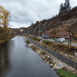 Jihočeský kraj slavnostně otevřel další etapu Vltavské cyklostezky, tentokrát v Českém Krumlově.