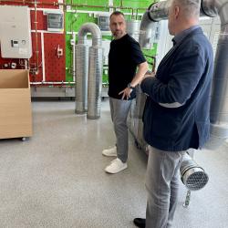 Střední škola polytechnická v Českých Budějovicích není jen běžná střední škola. V jejích třídách totiž studují nejen řemeslníci a technici, ale i budoucí hasiči a specialisté na požární prevenci – mladí lidé, kteří už během studia dokazují, že obstojí v těch nejnáročnějších podmínkách