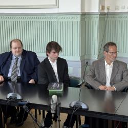 Celkem 1 153 studentů ze 44 středních škol Jihočeského kraje se letos zapojilo do celostátní soutěže HAXAGON Skirmish Czech Republic 2026 zaměřené na informatiku a kybernetickou bezpečnost. Pět jihočeských studentů postoupilo mezi 42 finalistů z celé republiky, což se vedle Prahy a Středočeského kraje podařilo jen Jihočeskému kraji.
