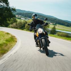 Jižní Čechy ze sedla motorky: Šest tras, tisíc kilometrů zážitků a oslava 125 let legendy Indian Motorcycle.