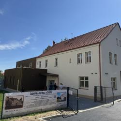 Historický objekt Čáhovina v Trhových Svinech se po rozsáhlé rekonstrukci znovu otevřel veřejnosti. Vznikly v něm dvě dětské skupiny s celkovou kapacitou 48 míst. 