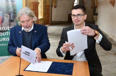 Martin Hrdlička, předseda spolku SVATÁ LUDMILA, z. s. a František Talíř, 1. náměstek hejtmana Jihočeského kraje. 