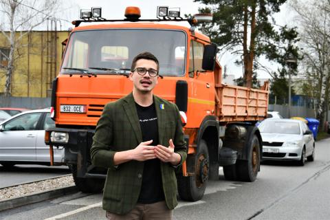 Jihočeský kraj posílá na Ukrajinu náklaďák, Vidov elektrocentrálu.