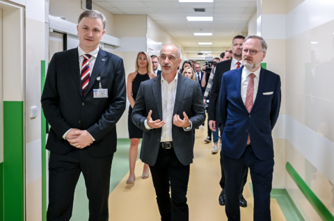 Premiér Fiala navštívil českobudějovickou nemocnici.