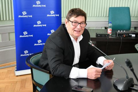 Náměstek hejtmana Hroch volal starostovi Vacova: stali jste se Vesnicí roku Jihočeského kraje 2024.