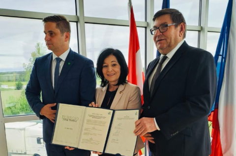 Po 22 letech a na stejném místě si znovu česká a rakouská strana řekly „ano“.