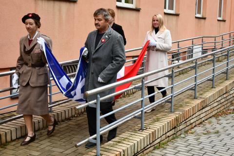 Před budovou Krajského úřadu Jihočeského kraje dnes opět zavlála sokolská vlajka. Pietní akt proběhl za účasti náměstkyně hejtmana pro oblast sociálních věcí Lucie Kozlové.