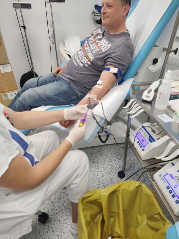 V Nemocnici Prachatice, a.s. se tento týden poprvé darovala krev. Pod záštitou Nemocnice České Budějovice, a.s. se v prachatické nemocnici otevřelo centrum dárců krve. Prachatičtí budou moci ve své nemocnici krev darovat vždy jednou za měsíc.